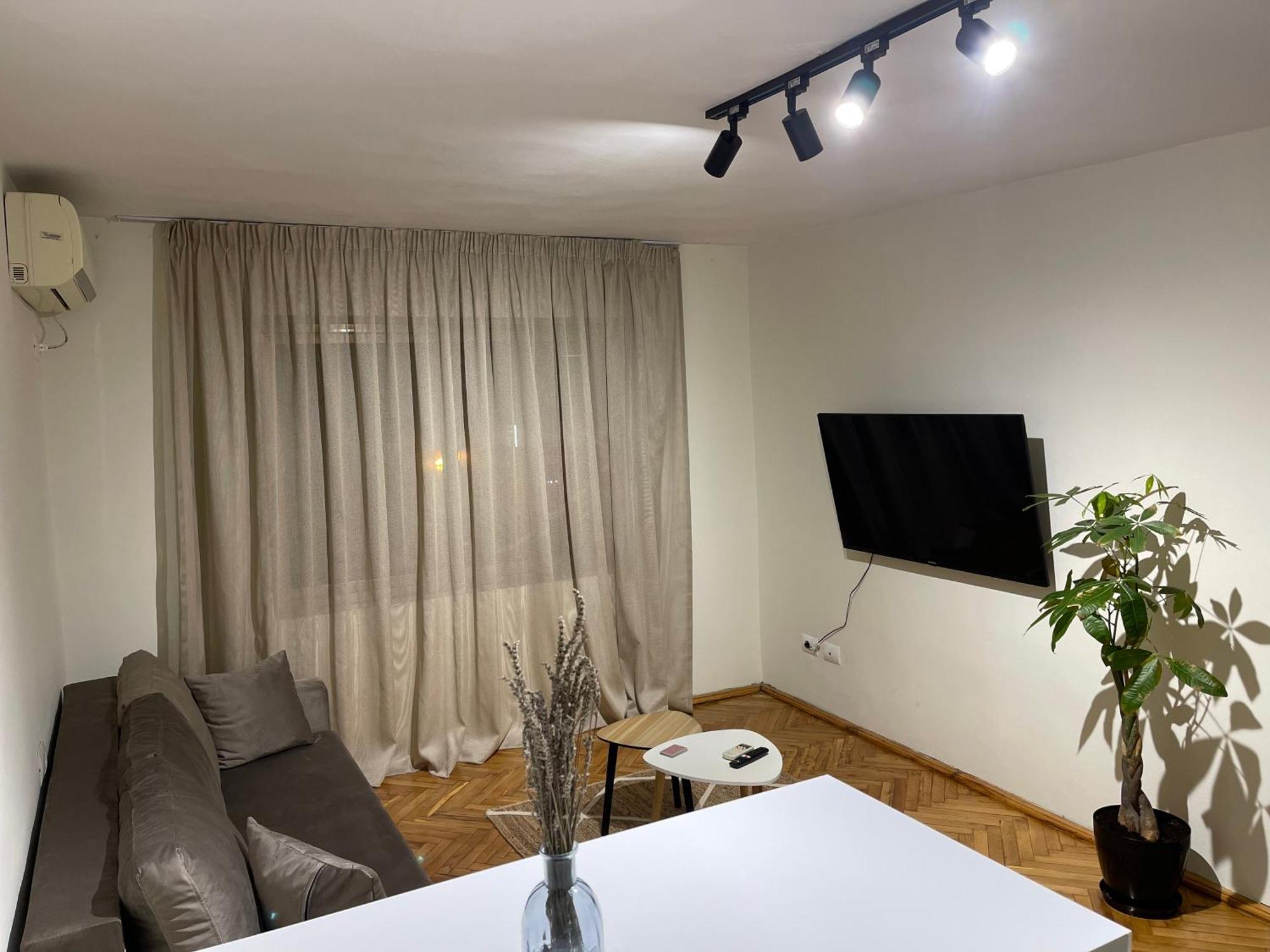 Cozy Apartment, In The Center Of تيرانا المظهر الخارجي الصورة